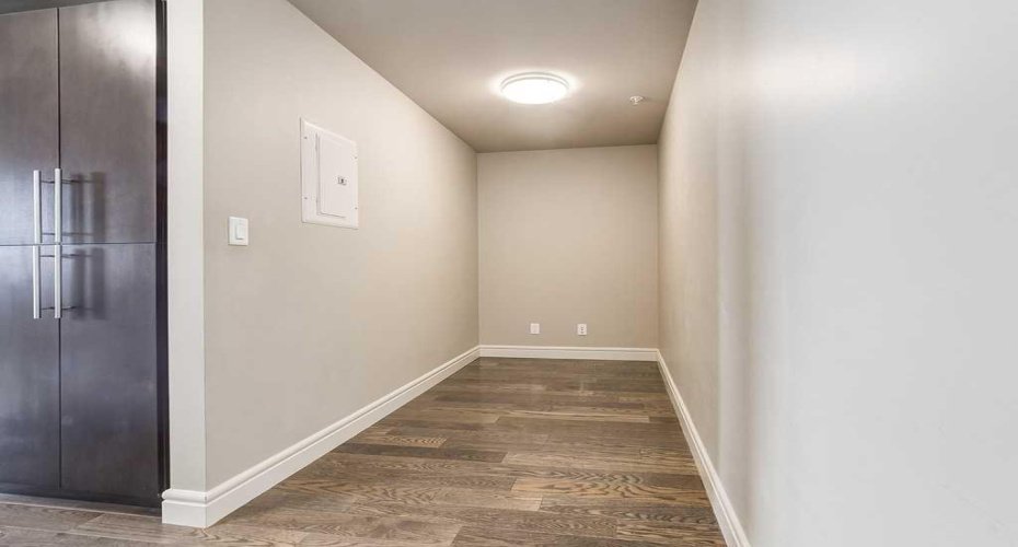 817 15 Avenue, Calgary, Alberta T2R 0H8, 1 Bedroom Bedrooms, 0 ,1 BathroomBathrooms,Residential,For Sale,15,0,A2326126