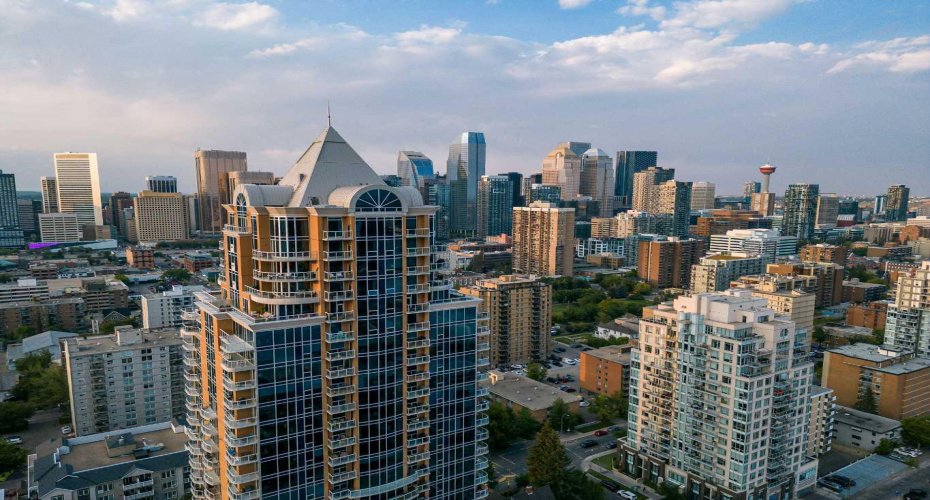 817 15 Avenue, Calgary, Alberta T2R 0H8, 1 Bedroom Bedrooms, 0 ,1 BathroomBathrooms,Residential,For Sale,15,0,A2326126