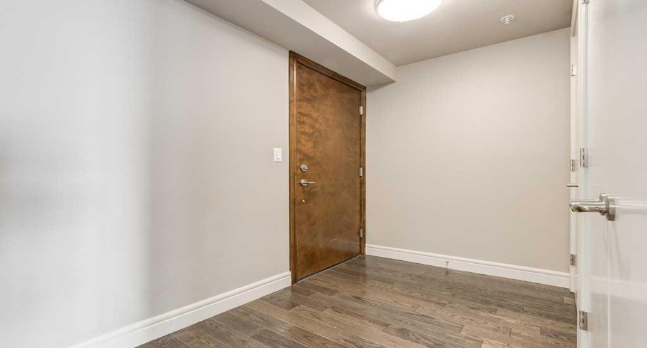 817 15 Avenue, Calgary, Alberta T2R 0H8, 1 Bedroom Bedrooms, 0 ,1 BathroomBathrooms,Residential,For Sale,15,0,A2326126