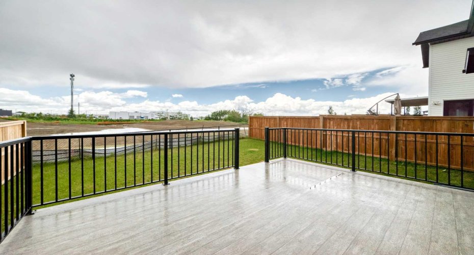 12 Willow Street, Cochrane, Alberta T4C 2V3, 5 Bedrooms Bedrooms, ,4 BathroomsBathrooms,Residential,For Sale,Willow,A2326229