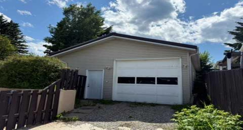 178 Hansen Drive, Hinton, Alberta T7V 1J2, 3 Bedroom Bedrooms, 0 ,3 BathroomBathrooms,Residential,For Sale,Hansen,0,A2326244