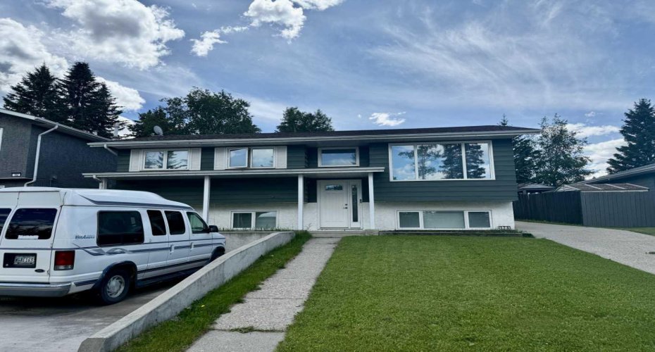 178 Hansen Drive, Hinton, Alberta T7V 1J2, 3 Bedroom Bedrooms, 0 ,3 BathroomBathrooms,Residential,For Sale,Hansen,0,A2326244
