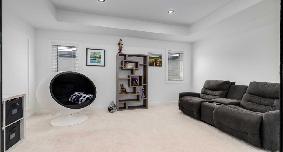 Bonus room - could convert to bedroom