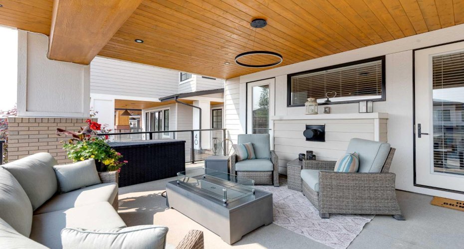 Covered Front deck