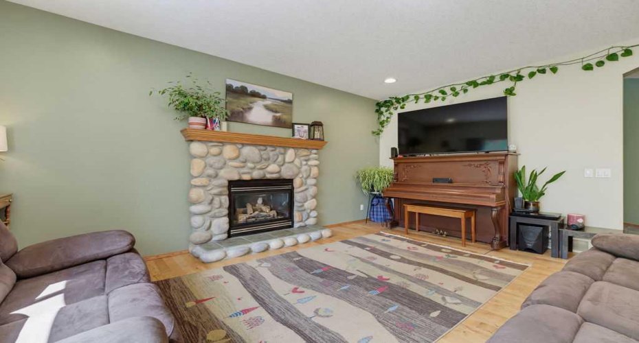11 Bow Ridge Link, Cochrane, Alberta T4C 1V7, 4 Bedrooms Bedrooms, ,4 BathroomsBathrooms,Residential,For Sale,Bow Ridge,A2326408