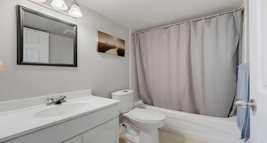 4-Piece ensuite bathroom- Lower level.