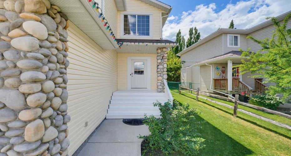 11 Bow Ridge Link, Cochrane, Alberta T4C 1V7, 4 Bedrooms Bedrooms, ,4 BathroomsBathrooms,Residential,For Sale,Bow Ridge,A2326408