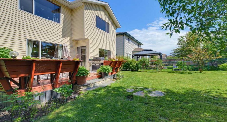 11 Bow Ridge Link, Cochrane, Alberta T4C 1V7, 4 Bedrooms Bedrooms, ,4 BathroomsBathrooms,Residential,For Sale,Bow Ridge,A2326408