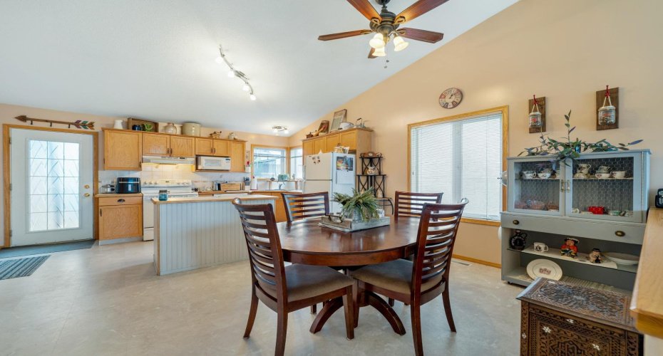781 Red Crow Boulevard, Lethbridge, Alberta T1K 7M4, 3 Bedroom Bedrooms, 0 ,2 BathroomBathrooms,Residential,For Sale,Red Crow,0,A2326430