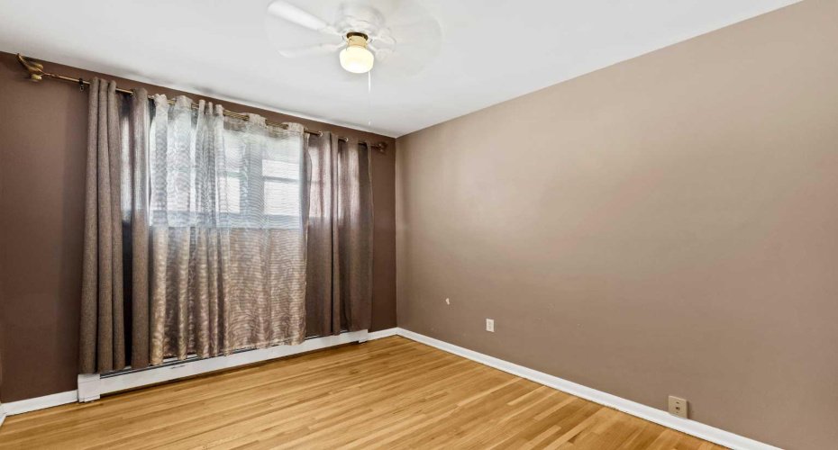 129 7 Street, Medicine Hat, Alberta T1A1J4, 5 Bedroom Bedrooms, 0 ,2 BathroomBathrooms,Residential,For Sale,7,0,A2326451