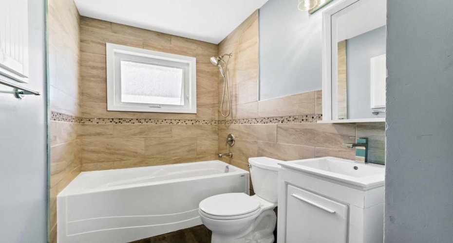 129 7 Street, Medicine Hat, Alberta T1A1J4, 5 Bedroom Bedrooms, 0 ,2 BathroomBathrooms,Residential,For Sale,7,0,A2326451
