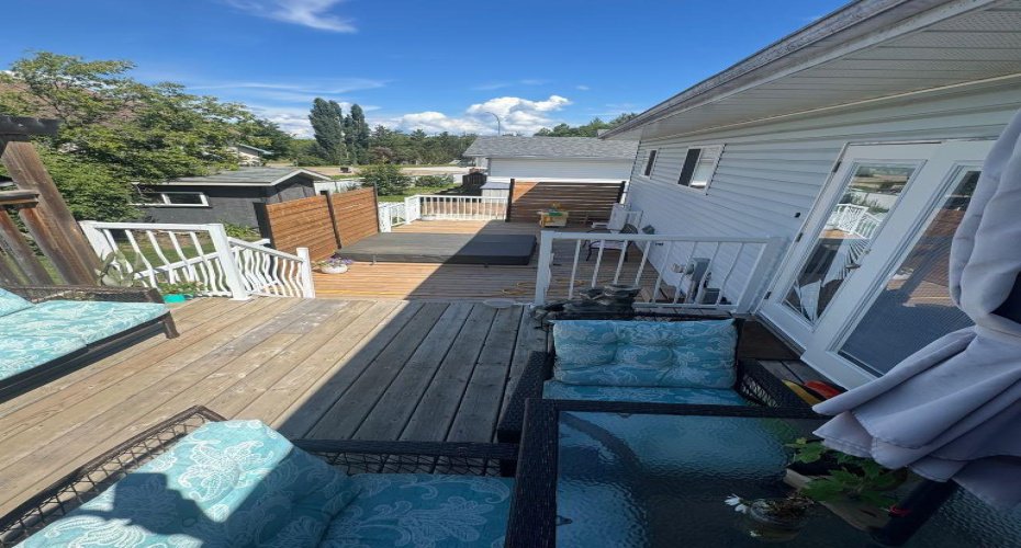 4404 54A Avenue, High Prairie, Alberta T0G 1E0, 5 Bedroom Bedrooms, 0 ,3 BathroomBathrooms,Residential,For Sale,54A Avenue,0,A2326562