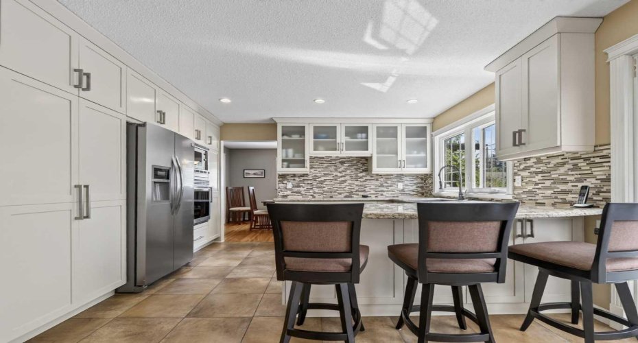 10723 Maplebend Drive, Calgary, Alberta T2J 1X3, 3 Bedroom Bedrooms, 0 ,3 BathroomBathrooms,Residential,For Sale,Maplebend,0,A2325046