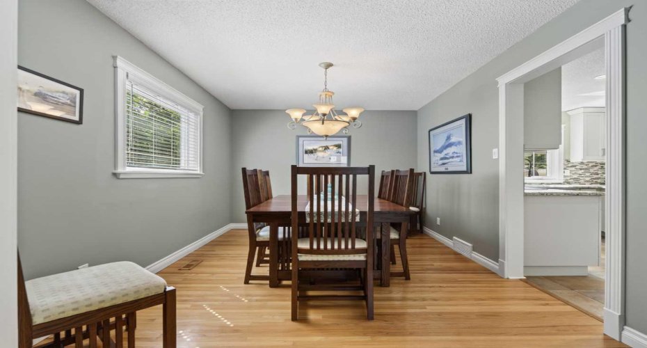 10723 Maplebend Drive, Calgary, Alberta T2J 1X3, 3 Bedroom Bedrooms, 0 ,3 BathroomBathrooms,Residential,For Sale,Maplebend,0,A2325046