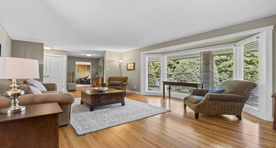 10723 Maplebend Drive, Calgary, Alberta T2J 1X3, 3 Bedroom Bedrooms, 0 ,3 BathroomBathrooms,Residential,For Sale,Maplebend,0,A2325046