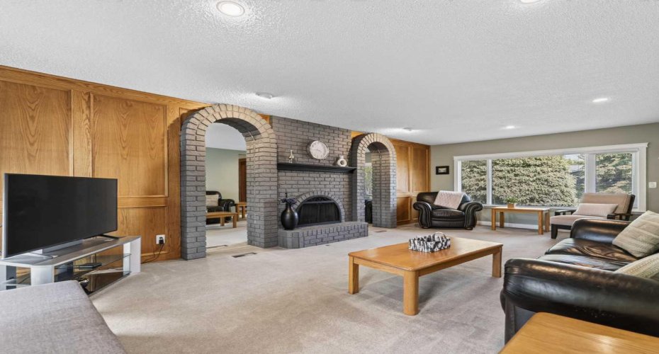 10723 Maplebend Drive, Calgary, Alberta T2J 1X3, 3 Bedroom Bedrooms, 0 ,3 BathroomBathrooms,Residential,For Sale,Maplebend,0,A2325046