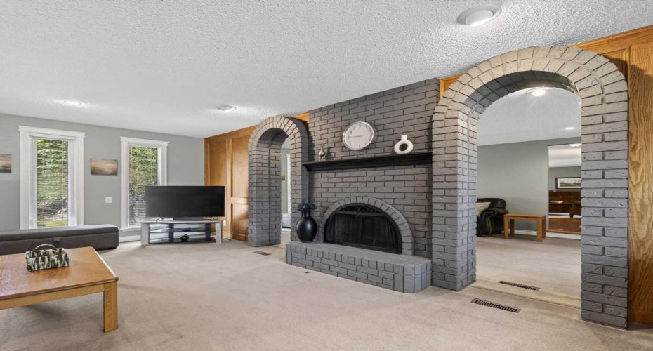 10723 Maplebend Drive, Calgary, Alberta T2J 1X3, 3 Bedroom Bedrooms, 0 ,3 BathroomBathrooms,Residential,For Sale,Maplebend,0,A2325046