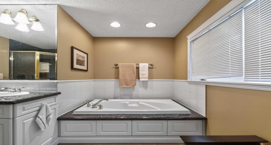 10723 Maplebend Drive, Calgary, Alberta T2J 1X3, 3 Bedroom Bedrooms, 0 ,3 BathroomBathrooms,Residential,For Sale,Maplebend,0,A2325046