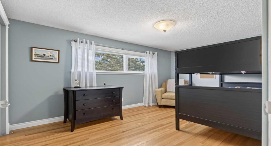 10723 Maplebend Drive, Calgary, Alberta T2J 1X3, 3 Bedroom Bedrooms, 0 ,3 BathroomBathrooms,Residential,For Sale,Maplebend,0,A2325046