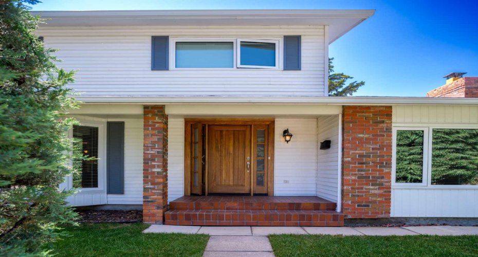 10723 Maplebend Drive, Calgary, Alberta T2J 1X3, 3 Bedroom Bedrooms, 0 ,3 BathroomBathrooms,Residential,For Sale,Maplebend,0,A2325046