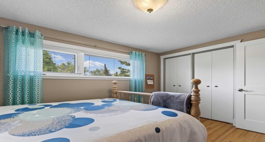 10723 Maplebend Drive, Calgary, Alberta T2J 1X3, 3 Bedroom Bedrooms, 0 ,3 BathroomBathrooms,Residential,For Sale,Maplebend,0,A2325046