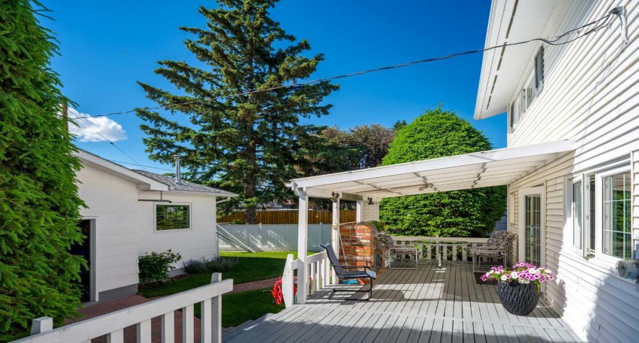 10723 Maplebend Drive, Calgary, Alberta T2J 1X3, 3 Bedroom Bedrooms, 0 ,3 BathroomBathrooms,Residential,For Sale,Maplebend,0,A2325046