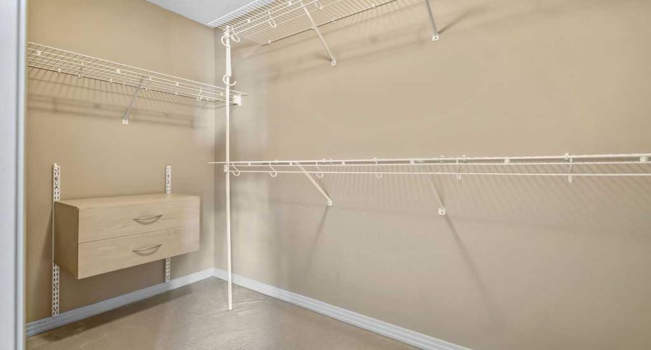 100 Hawkmere Way, Chestermere, Alberta T1X0C7, 3 Bedrooms Bedrooms, ,3 BathroomsBathrooms,Residential,For Sale,Hawkmere,A2326832