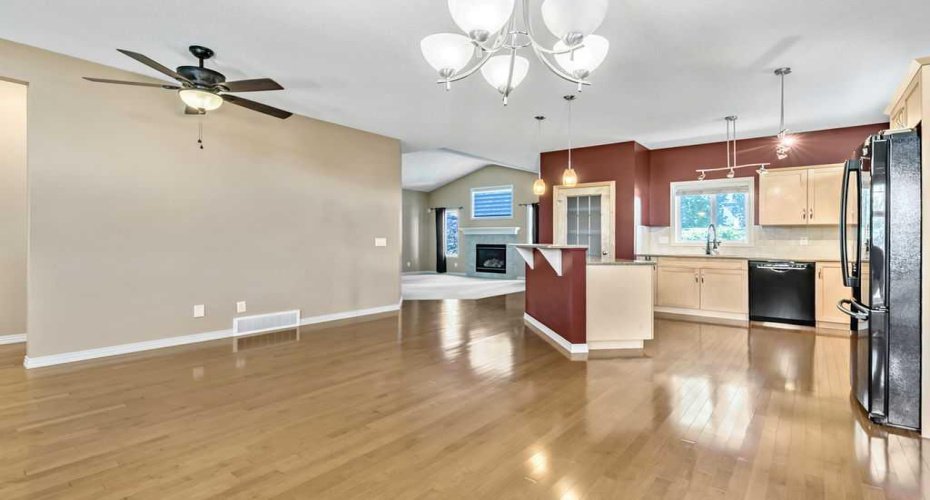 100 Hawkmere Way, Chestermere, Alberta T1X0C7, 3 Bedrooms Bedrooms, ,3 BathroomsBathrooms,Residential,For Sale,Hawkmere,A2326832