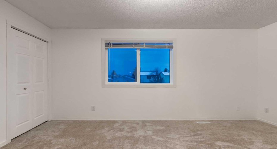 Master bedroom - Brand new carpet throughout upper level