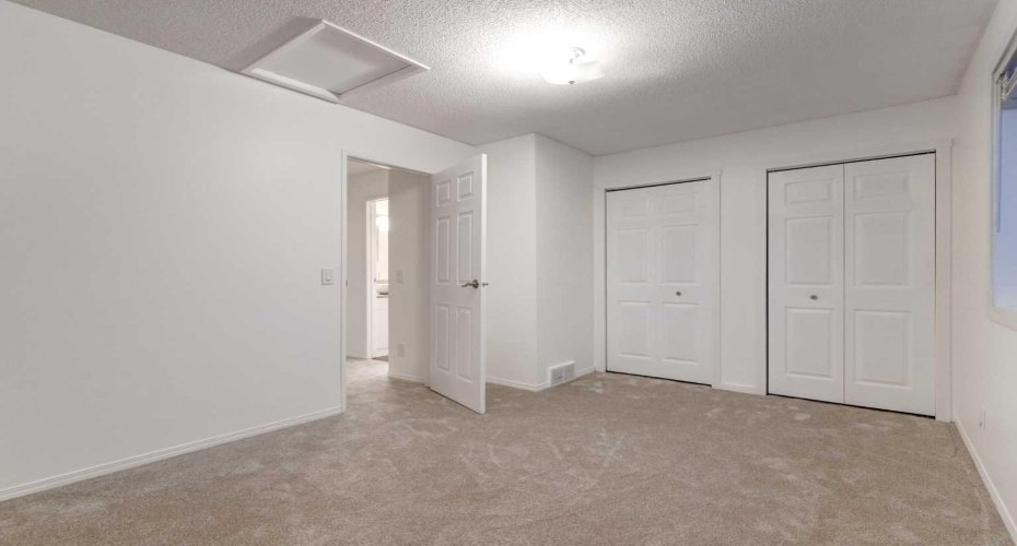 Master bedroom - upgraded doors