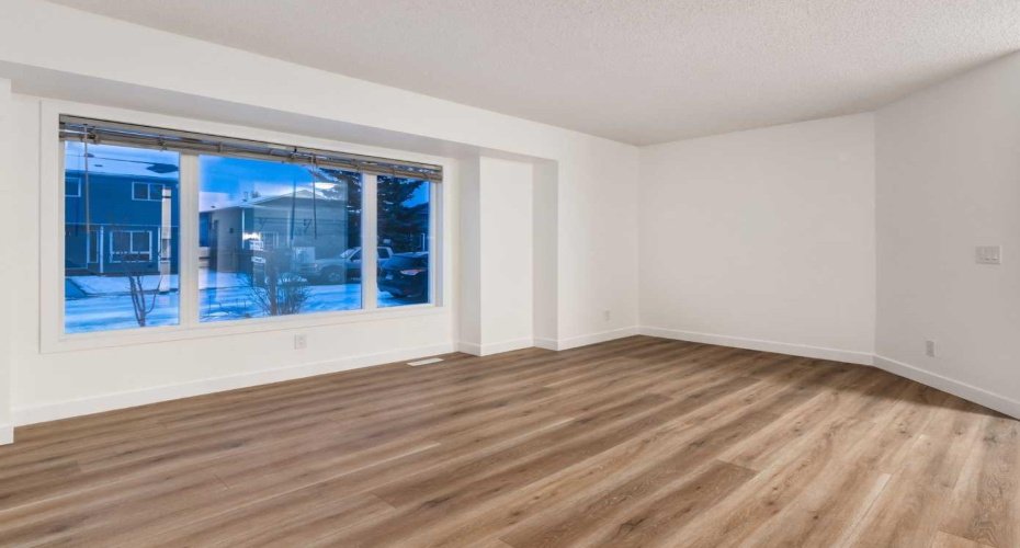 Living room - Upgraded flooring
