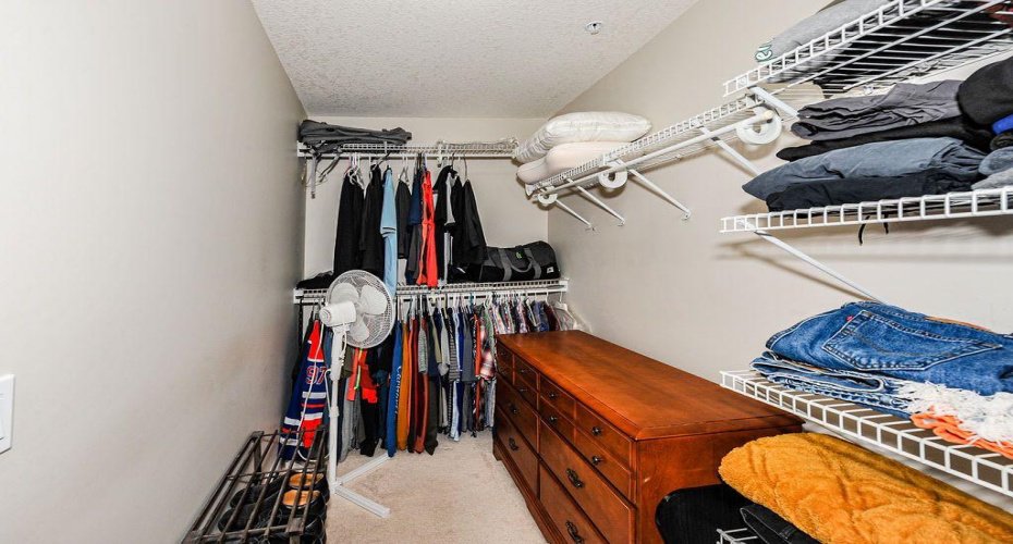 walk in closet