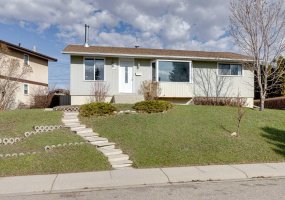 248 Huntcroft Road, Calgary, Alberta T2K 4E2, 4 Bedroom Bedrooms, 0 ,2 BathroomBathrooms,Residential,For Sale,Huntcroft,0,A2327194