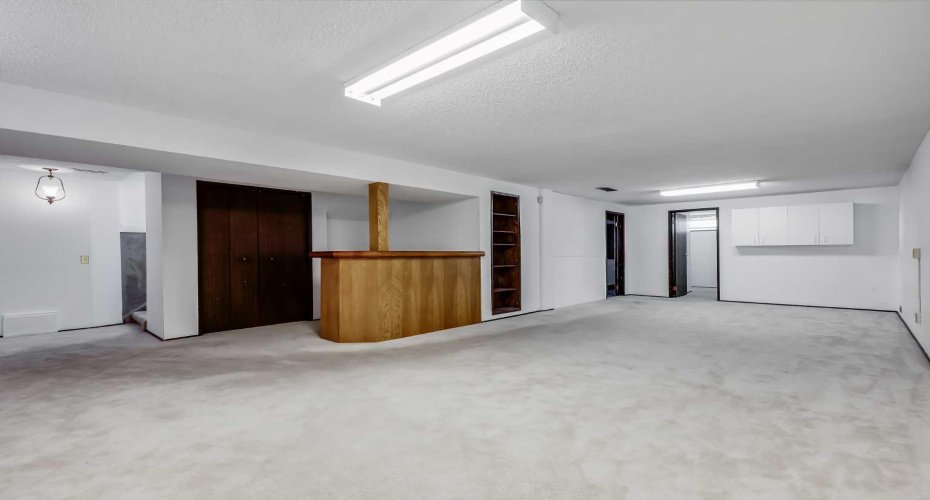 248 Huntcroft Road, Calgary, Alberta T2K 4E2, 4 Bedroom Bedrooms, 0 ,2 BathroomBathrooms,Residential,For Sale,Huntcroft,0,A2327194