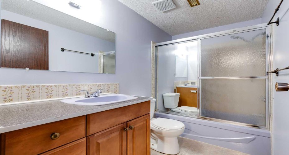 248 Huntcroft Road, Calgary, Alberta T2K 4E2, 4 Bedroom Bedrooms, 0 ,2 BathroomBathrooms,Residential,For Sale,Huntcroft,0,A2327194