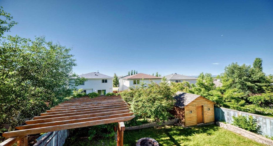 65 Tuscarora Place, Calgary, Alberta T3L2G1, 3 Bedroom Bedrooms, 0 ,4 BathroomBathrooms,Residential,For Sale,Tuscarora,0,A2327196