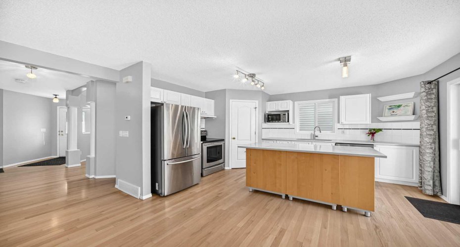 65 Tuscarora Place, Calgary, Alberta T3L2G1, 3 Bedroom Bedrooms, 0 ,4 BathroomBathrooms,Residential,For Sale,Tuscarora,0,A2327196