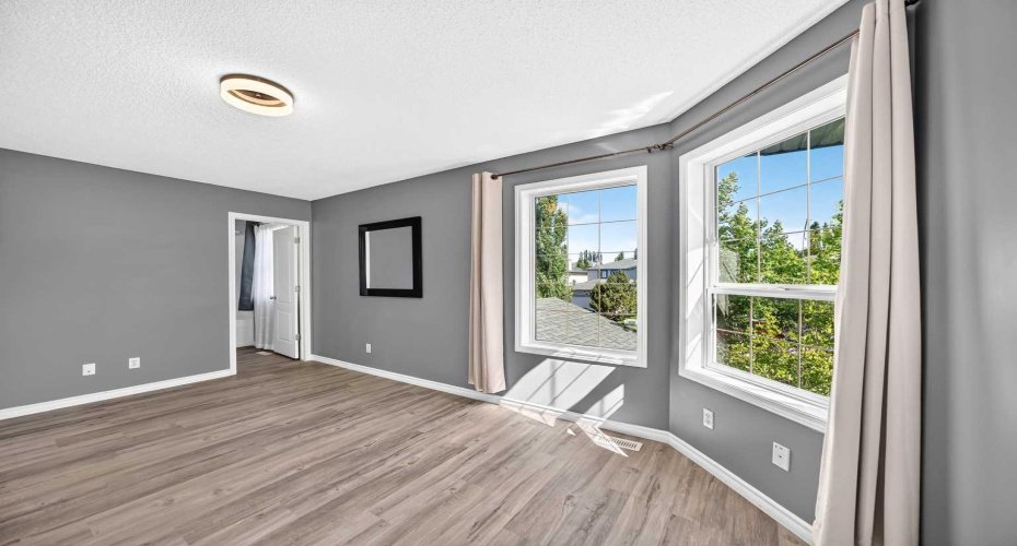 65 Tuscarora Place, Calgary, Alberta T3L2G1, 3 Bedroom Bedrooms, 0 ,4 BathroomBathrooms,Residential,For Sale,Tuscarora,0,A2327196