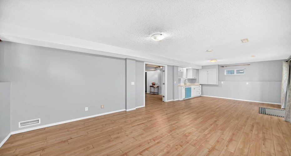 65 Tuscarora Place, Calgary, Alberta T3L2G1, 3 Bedroom Bedrooms, 0 ,4 BathroomBathrooms,Residential,For Sale,Tuscarora,0,A2327196