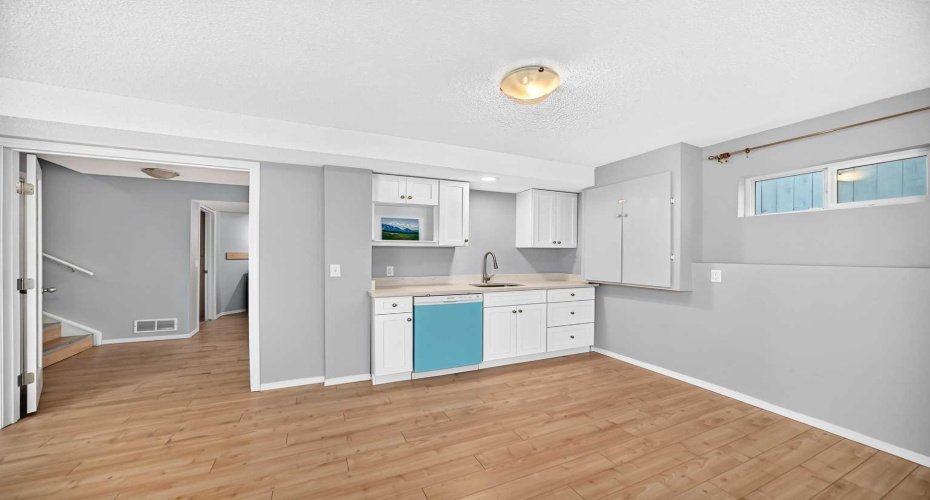 65 Tuscarora Place, Calgary, Alberta T3L2G1, 3 Bedroom Bedrooms, 0 ,4 BathroomBathrooms,Residential,For Sale,Tuscarora,0,A2327196