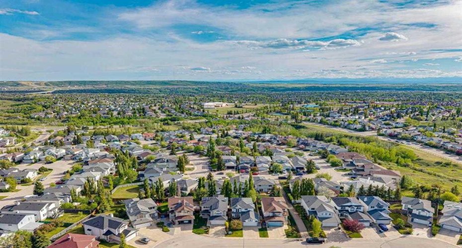 65 Tuscarora Place, Calgary, Alberta T3L2G1, 3 Bedroom Bedrooms, 0 ,4 BathroomBathrooms,Residential,For Sale,Tuscarora,0,A2327196