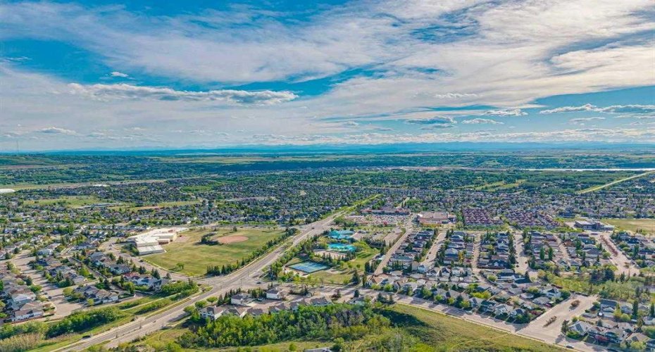 65 Tuscarora Place, Calgary, Alberta T3L2G1, 3 Bedroom Bedrooms, 0 ,4 BathroomBathrooms,Residential,For Sale,Tuscarora,0,A2327196