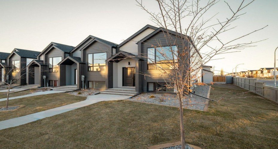 3026 47 Street, Lethbridge, Alberta T1K8L5, 3 Bedroom Bedrooms, 0 ,2 BathroomBathrooms,Residential,For Sale,47,0,A2250249