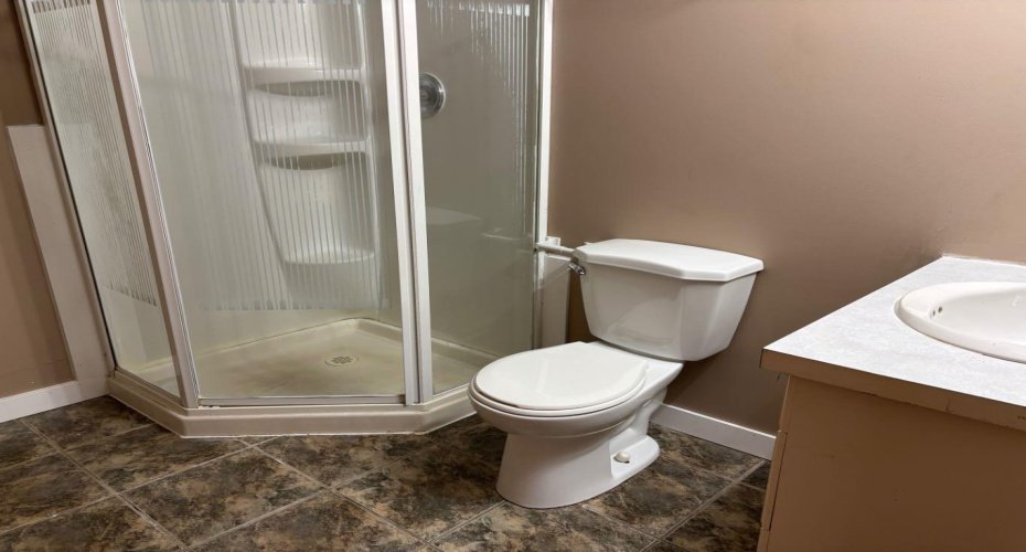 3 ps bath on third level