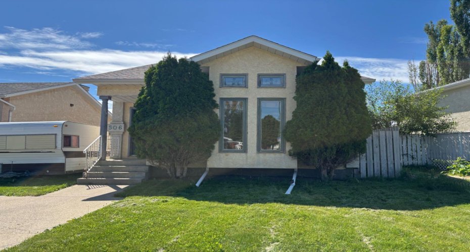 506 columbia Boulevard, Lethbridge, Alberta t1k 6t2, 5 Bedroom Bedrooms, 0 ,2 BathroomBathrooms,Residential,For Sale,columbia,0,A2294818