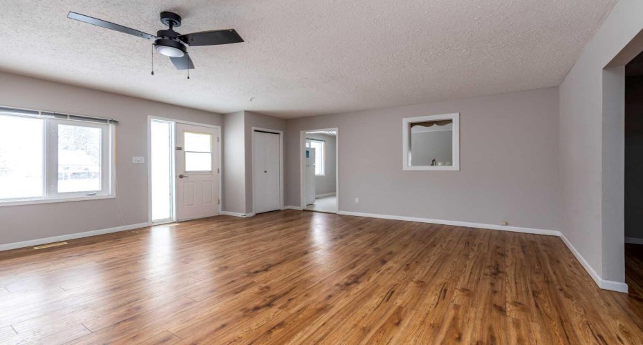 1st Street West, Lashburn, Saskatchewan S0M 1H0, 4 Bedroom Bedrooms, 0 ,2 BathroomBathrooms,Residential,For Sale,West,0,A2297576