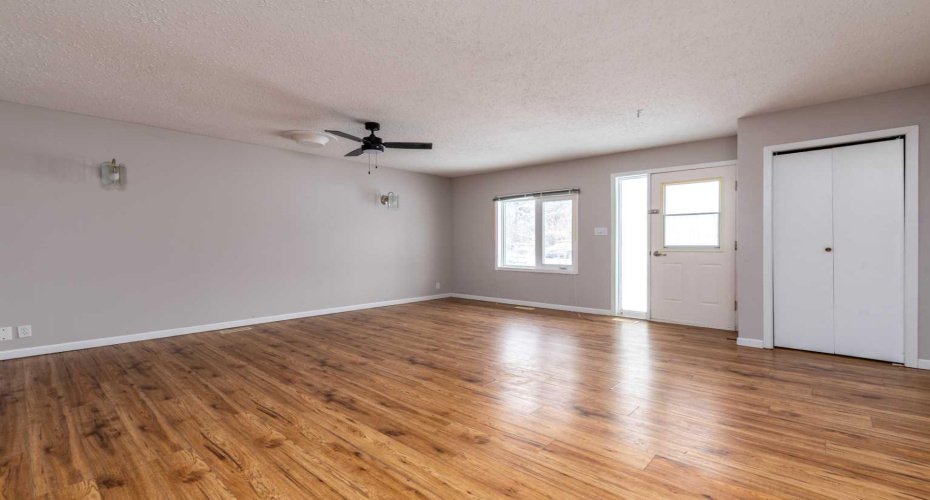1st Street West, Lashburn, Saskatchewan S0M 1H0, 4 Bedroom Bedrooms, 0 ,2 BathroomBathrooms,Residential,For Sale,West,0,A2297576