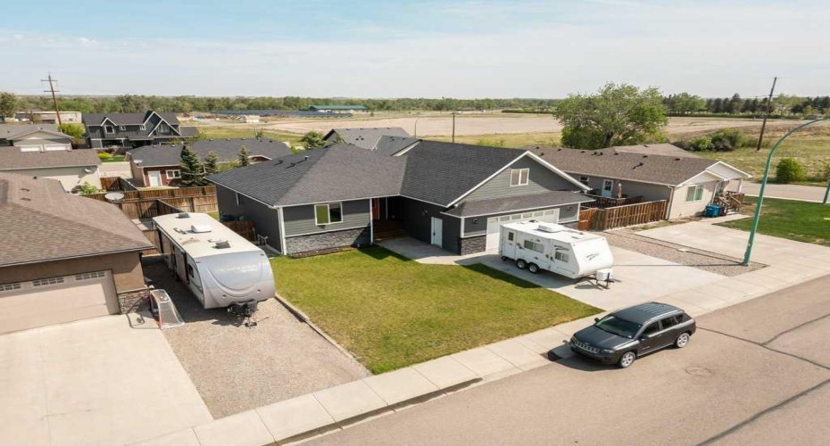 757 28 Street, Fort Macleod, Alberta T0L0Z0, 4 Bedroom Bedrooms, 0 ,3 BathroomBathrooms,Residential,For Sale,28,0,A2315404