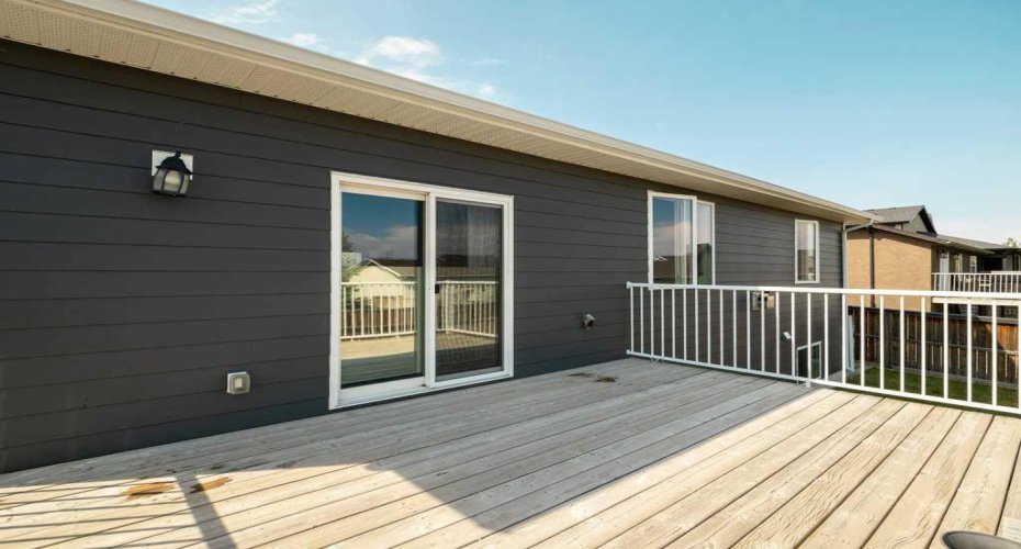 757 28 Street, Fort Macleod, Alberta T0L0Z0, 4 Bedroom Bedrooms, 0 ,3 BathroomBathrooms,Residential,For Sale,28,0,A2315404