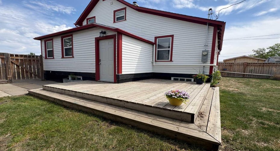 5129 48 Avenue, Ponoka, Alberta T4J 1J2, 3 Bedroom Bedrooms, 0 ,2 BathroomBathrooms,Residential,For Sale,48,0,A2315519